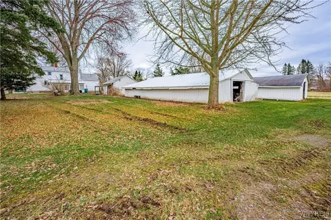 Exterior - 2852 Hess Rd, Appleton, NY 14008 photo 5 of 7