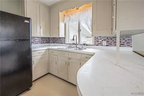 Kitchen - 2852 Hess Rd, Appleton, NY 14008 photo 2 of 2