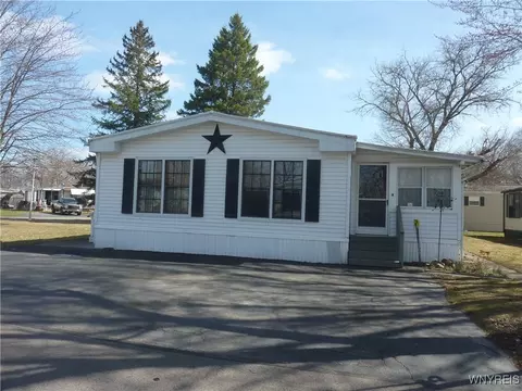 827 Arrowwood Pl, Niagara, NY 14304