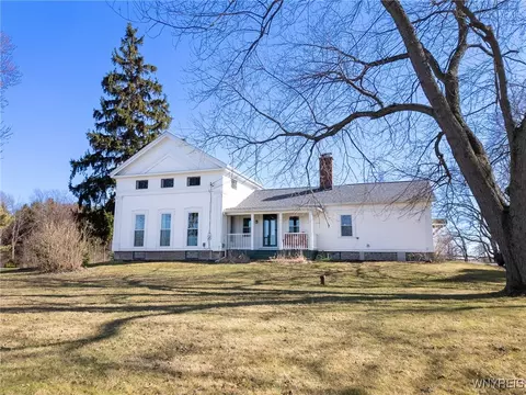3032 W Lake Rd, Wilson, NY 14172