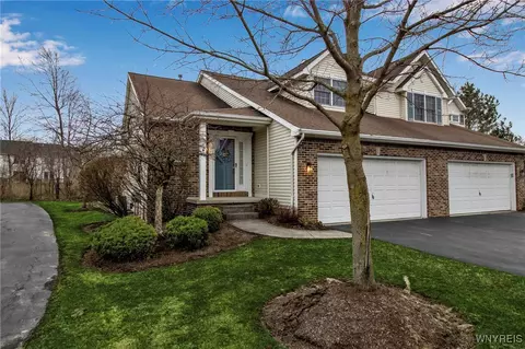 119 Berwick Ln, East Amherst, NY 14051