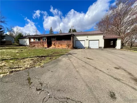 10649 North Rd, Perrysburg, NY 14129