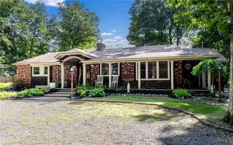 1081 Transit Rd, Orchard Park, NY 14127