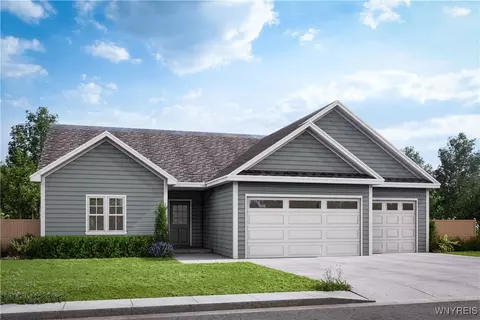 35 Fieldcrest Dr, Pembroke, NY 14036