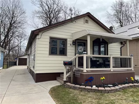 31 Ludwig Ave, West Seneca, NY 14224