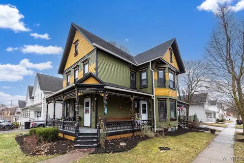 30 School St, Lancaster, NY 14086