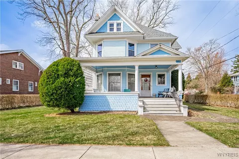 221 Lake St, Wilson, NY 14172