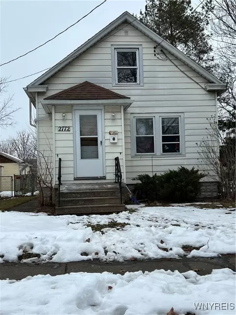 2772 Welch Ave, Niagara Falls, NY 14303