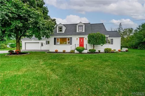 4873 Creek Rd, Lewiston, NY 14092