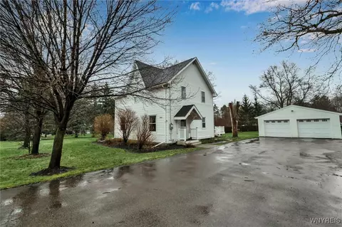 7881 Seneca St, East Aurora, NY 14052