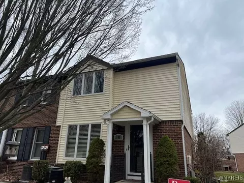 198 Stepping Stone Ln #198, Orchard Park, NY 14127