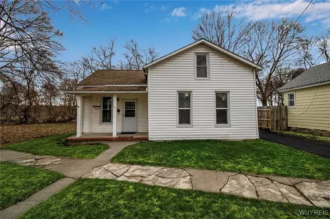 185 Union St, Lockport, NY 14094