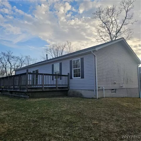 111 Grove St, Evans, NY 14006 photo 4