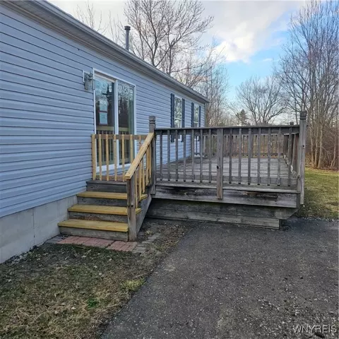 111 Grove St, Evans, NY 14006 photo 5