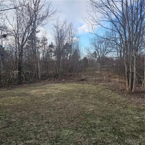 111 Grove St, Evans, NY 14006 photo 6