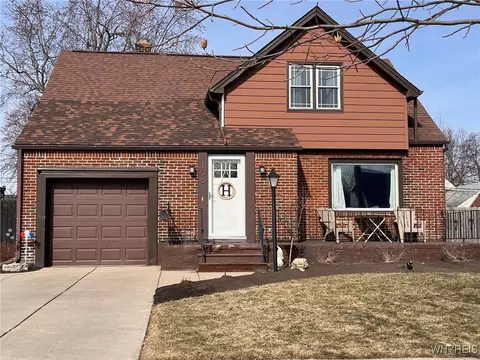 106 Columbia Pkwy, West Seneca, NY 14224