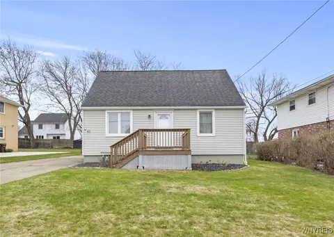 41 Hillside Ave, Orchard Park, NY 14127