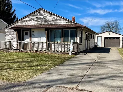 660 67th St, Niagara Falls, NY 14304