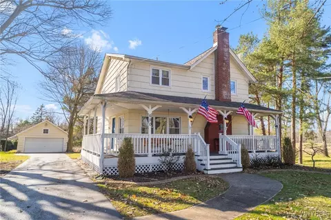 650 Paradise Rd, East Amherst, NY 14051
