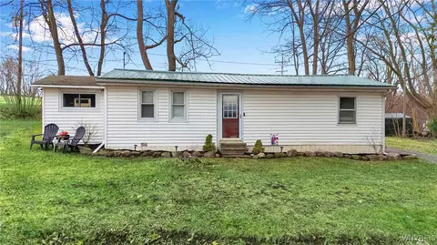 6816 Lakeshore Dr, Castile, NY 14427