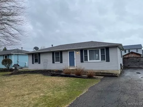 5928 Elmhurst Rd, Lake View, NY 14085