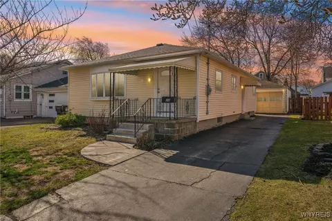 28 Syracuse St, Tonawanda, NY 14150