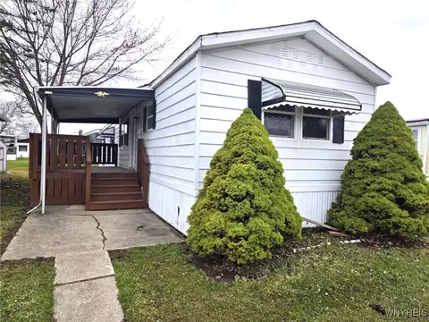 6035 S Transit Apt 248 Deer Trl, Lockport, NY 14094