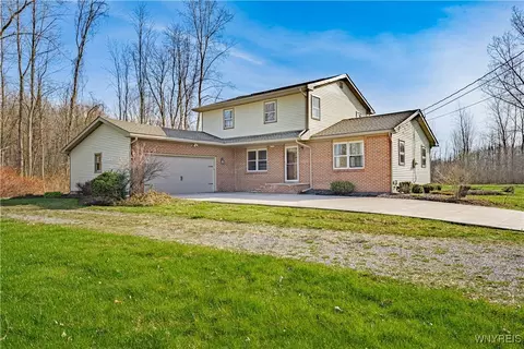 4289 Purdy Rd, Lockport, NY 14094