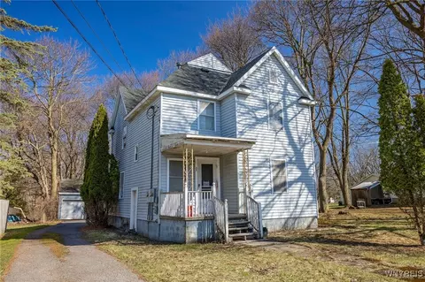 25 E Main St #1, Pembroke, NY 14036