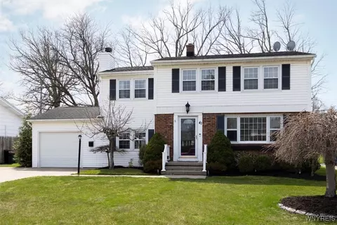 41 Willow Green Dr, Amherst, NY 14228