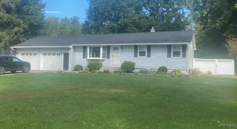 96 Schoelles Rd, Amherst, NY 14228