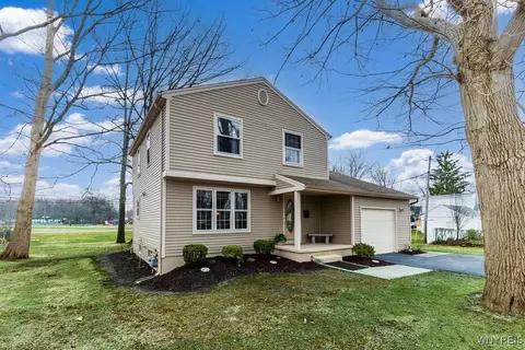 3291 Warner Dr, Grand Island, NY 14072