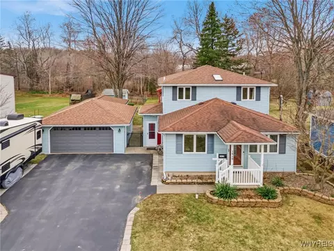 1619 Meadow Dr, Alden, NY 14004