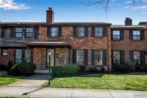 213 Wedgewood Dr, Amherst, NY 14221