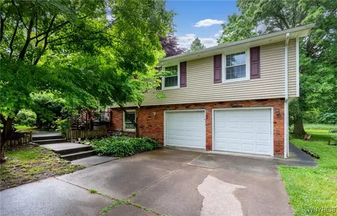 338 Walnut Ln, Porter, NY 14174