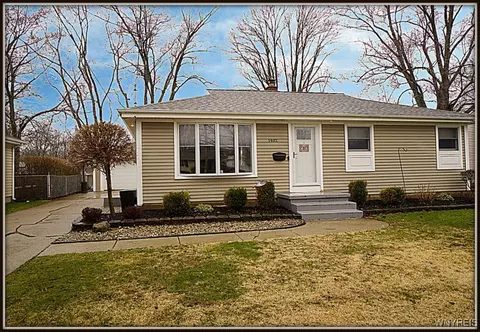 1402 Moll St, North Tonawanda, NY 14120