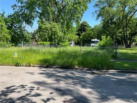 2226 Mackenna Ave, Niagara Falls, NY 14303