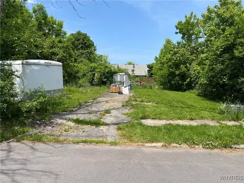 3344 Ely Ave, Niagara Falls, NY 14303