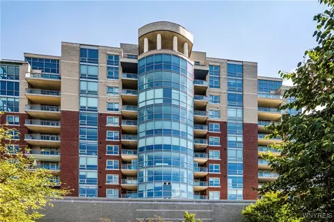 132 Lakefront Blvd #1102, Buffalo, NY 14202