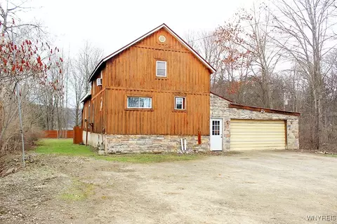 4418 N Whalen Rd, Great Valley, NY 14741