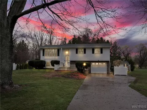 10853 Telegraph Rd, Ridgeway, NY 14103