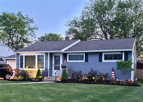92 Rosemont Dr, Amherst, NY 14226