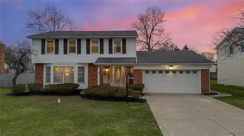 97 Tartan Ln, Amherst, NY 14221
