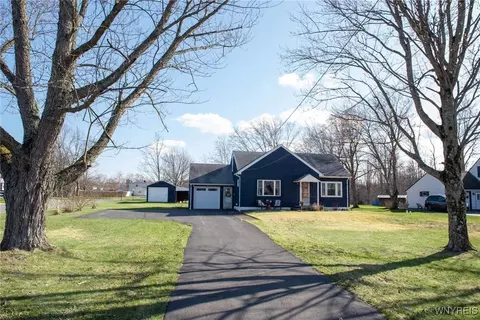 4119 Sowles Rd, Hamburg, NY 14075