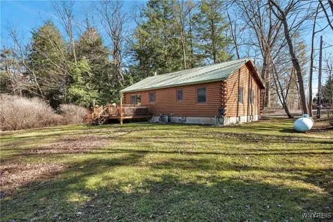 Exterior - 1775 Birch Cres, Java, NY 14009 photo 4 of 6