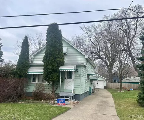 157 Emporium Ave, West Seneca, NY 14224