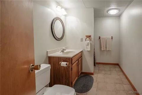 Bath - 7131 Lakeshore Ter, Appleton, NY 14008 photo 6 of 7