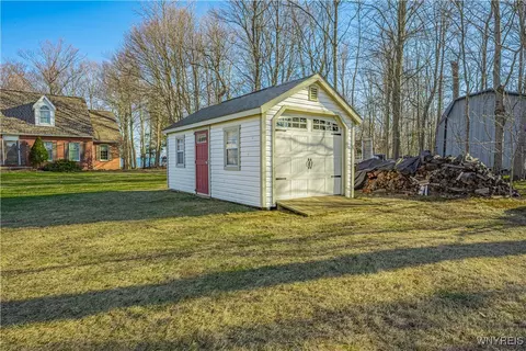 Exterior - 7131 Lakeshore Ter, Appleton, NY 14008 photo 6 of 6