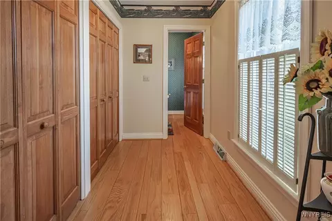 Entry Way - 7131 Lakeshore Ter, Appleton, NY 14008 photo 1 of 4