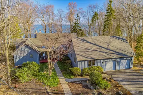 7135 Lakeshore Ter, Appleton, NY 14008